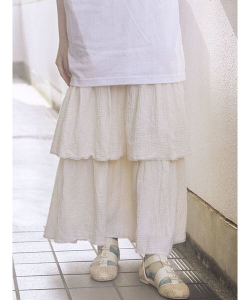 merry jenny（メリージェニー）の「箔グログランベルトシューズ（パンプス・レディース・オフホワイト/ベージュ・MEDIUM/LARGE）」の16枚目の写真