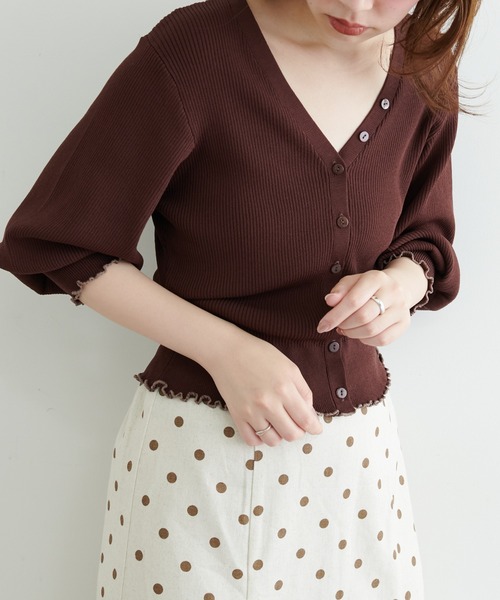 natural couture(ナチュラルクチュール)の「袖口メローショート丈リブカーデ(ニット/セーター・レディース・オフホワイト/ブラウン/ピンク/ブラック・FREE)」の4枚目の写真