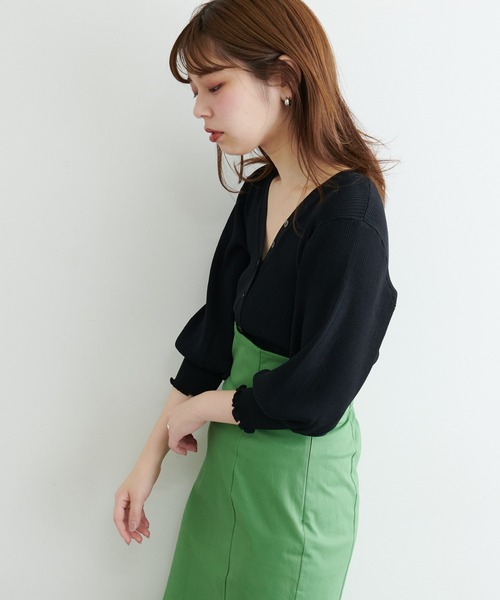 natural couture(ナチュラルクチュール)の「袖口メローショート丈リブカーデ(ニット/セーター・レディース・オフホワイト/ブラウン/ピンク/ブラック・FREE)」の14枚目の写真