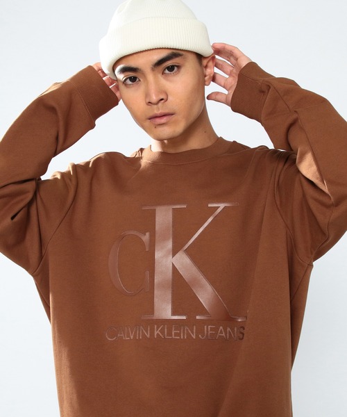 Calvin Klein Jeans（カルヴァンクラインジーンズ）の「アーバン エクスプレッション ロゴ スウェットシャツ（スウェット・メンズ・ブラック/ブラウン・S/M/L/XL）」の5枚目の写真