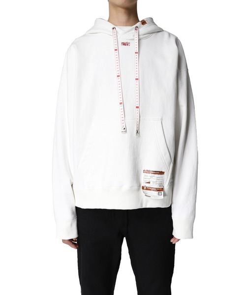 Maison MIHARA YASUHIRO（メゾンミハラヤスヒロ）の「【Maison MIHARA YASUHIRO】 MmYエンブロイダードフーディー/ MmY Embroideried Hoodie（スウェット・メンズ・ホワイト/ブラック/グレー・46/48/44/50）」の2枚目の写真