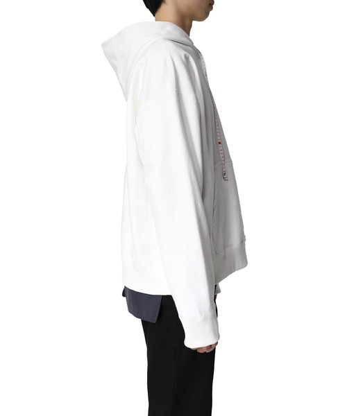 Maison MIHARA YASUHIRO（メゾンミハラヤスヒロ）の「【Maison MIHARA YASUHIRO】 MmYエンブロイダードフーディー/ MmY Embroideried Hoodie（スウェット・メンズ・ホワイト/ブラック/グレー・46/48/44/50）」の7枚目の写真
