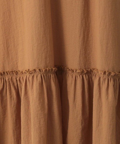 LOWRYS FARM(ローリーズファーム)の「ティアードキャミワンピース 215321(ワンピース・レディース・ブラウン/オレンジ/グリーン/ブラック/アイボリー・FREE)」の7枚目の写真