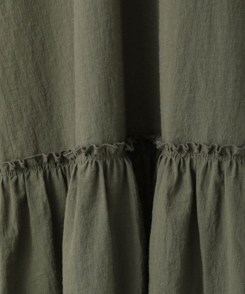 LOWRYS FARM(ローリーズファーム)の「ティアードキャミワンピース 215321(ワンピース・レディース・ブラウン/オレンジ/グリーン/ブラック/アイボリー・FREE)」の9枚目の写真