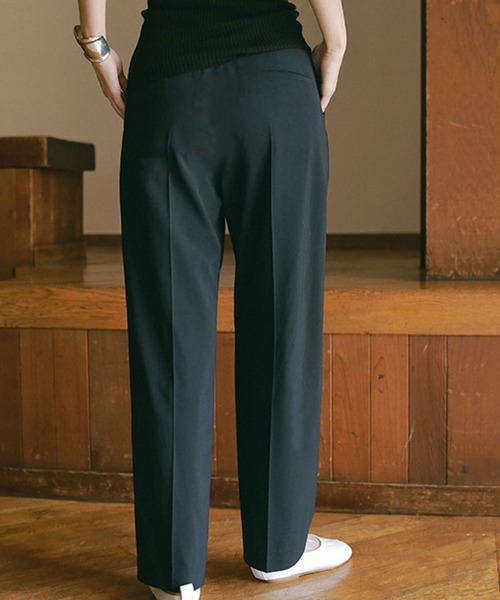 ETRE TOKYO（エトレトウキョウ）の「センタープレスワイドパンツ