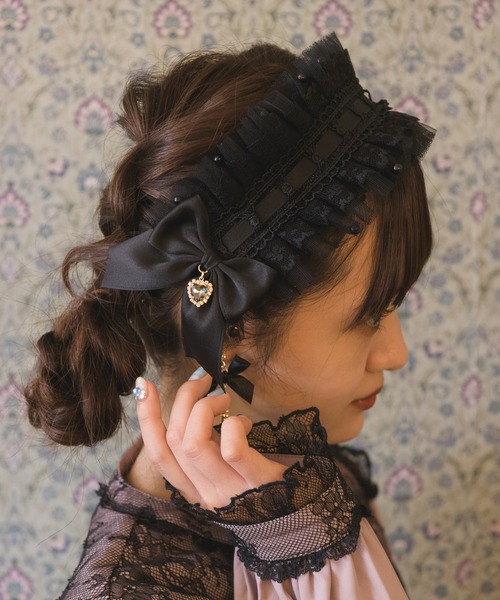 ROJITA（ロジータ）の「リボンレースヘッドドレス（カチューシャ・レディース・ピンク/ブラック・FREE）」の3枚目の写真