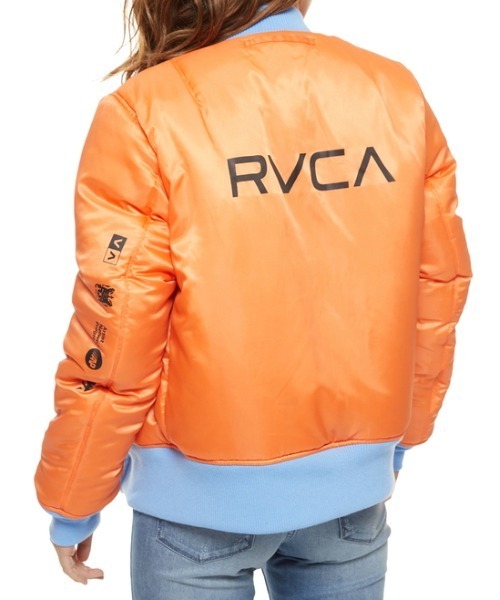 RVCA(ルーカ)の「RVCA レディース HOTH MA-1 JACKET ジャケット【2021年秋冬モデル】/ルーカリバーシブルボアブルゾン(ブルゾン・レディース・ブラック/ナチュラル/スカイブルー・X-SMALL/SMALL)」の22枚目の写真