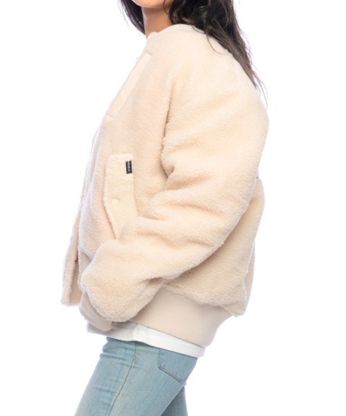 RVCA(ルーカ)の「RVCA レディース HOTH MA-1 JACKET ジャケット【2021年秋冬モデル】/ルーカリバーシブルボアブルゾン(ブルゾン・レディース・ブラック/ナチュラル/スカイブルー・X-SMALL/SMALL)」の13枚目の写真