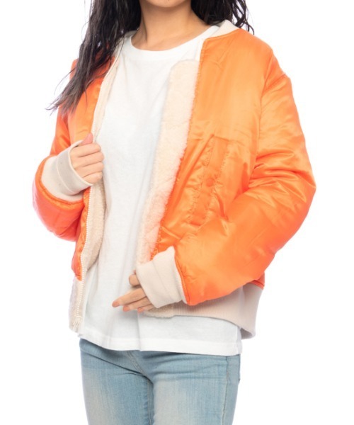 RVCA(ルーカ)の「RVCA レディース HOTH MA-1 JACKET ジャケット【2021年秋冬モデル】/ルーカリバーシブルボアブルゾン(ブルゾン・レディース・ブラック/ナチュラル/スカイブルー・X-SMALL/SMALL)」の15枚目の写真