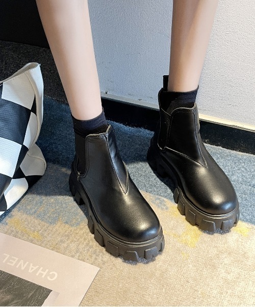 Shoes in Closet（シューズインクローゼット）の「厚底 ブロックソール