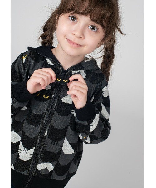 Design Tshirts Store graniph（デザイン　ティーシャツ　ストア　グラニフ）の「キャットタイル｜キッズジャカードジップパーカー（パーカー・キッズ・スミクロ・110/130）」の9枚目の写真