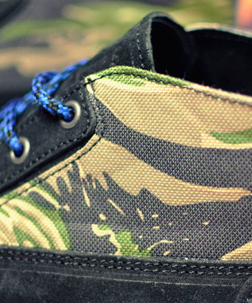 Danner X-LARGEチャッカブーツ Danner（ダナー）の「XLARGE×Danner 3 HOLE CHAKKA / ダナー