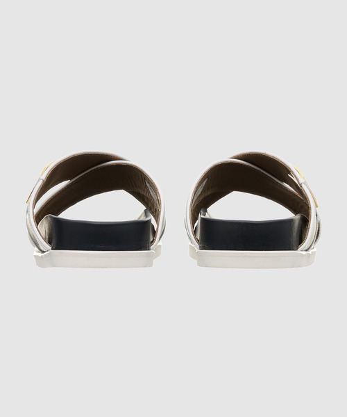 THOM BROWNE（トムブラウン）の「CRISS CROSS SANDAL W/ RWB ENAMEL BUCKLE IN VITELLO CALF LEATHER（サンダル・メンズ・ネイビー・8/7/9）」の4枚目の写真