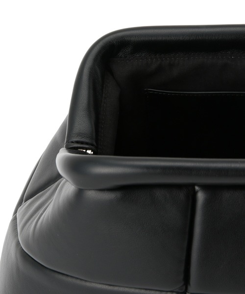 ADD CULUMN(アドカラム)の「【ADD CULUMN】PUFF - CLUCTH(クラッチバッグ・レディース・ブラック/オフホワイト・FREE)」の12枚目の写真