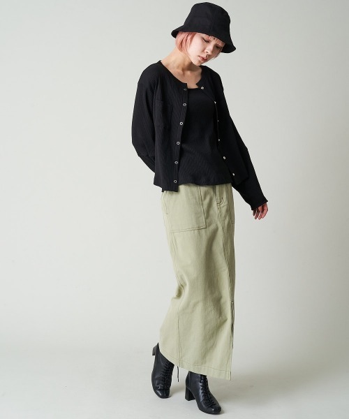 A de a.v.v(アードアー・ヴェ・ヴェ)の「(SET UP対応) デニムライクカラースリットナロースカート(スカート・レディース・グリーン/ピンク/アイボリー・36/38)」の10枚目の写真