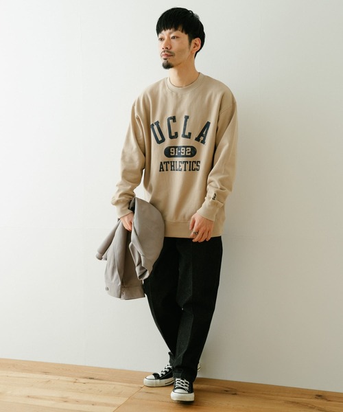 ITEMS URBANRESEARCH（アイテムズ アーバンリサーチ）の「UCLA ロゴスウェット（スウェット・メンズ・ベージュ/パープル/オフホワイト・MEDIUM/LARGE）」の8枚目の写真