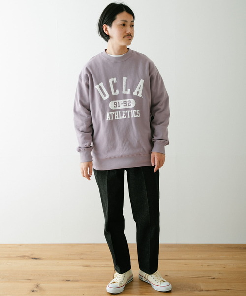 ITEMS URBANRESEARCH（アイテムズ アーバンリサーチ）の「UCLA ロゴスウェット（スウェット・メンズ・ベージュ/パープル/オフホワイト・MEDIUM/LARGE）」の4枚目の写真