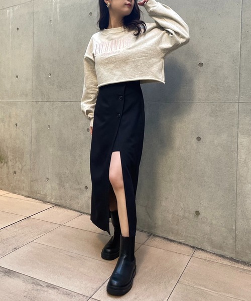 one after another NICE CLAUP(ワンアフターアナザーナイスクラップ)の「ショート刺繍スウェット(スウェット・レディース・オフホワイト/オートミール/ブルー/ライトピンク・FREE)」の11枚目の写真