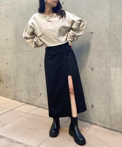 one after another NICE CLAUP(ワンアフターアナザーナイスクラップ)の「ショート刺繍スウェット(スウェット・レディース・オフホワイト/オートミール/ブルー/ライトピンク・FREE)」の12枚目の写真