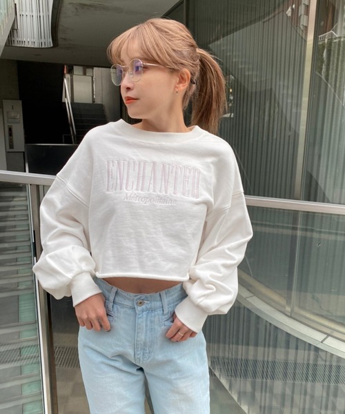 one after another NICE CLAUP(ワンアフターアナザーナイスクラップ)の「ショート刺繍スウェット(スウェット・レディース・オフホワイト/オートミール/ブルー/ライトピンク・FREE)」の21枚目の写真