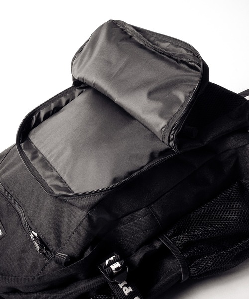 PLAYBOY（プレイボーイ）の「JUNESELECT　プレイボーイスクエアロゴ２層リュックサック（バックパック/リュック・メンズ・ブラック×ホワイト/ブラック×ブラック・FREE）」の15枚目の写真