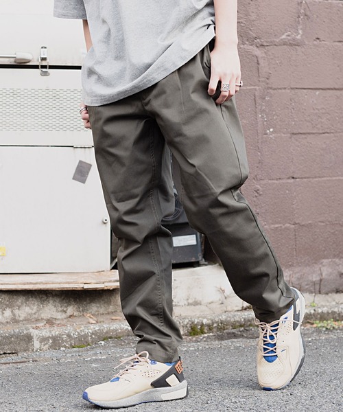 Dickies（ディッキーズ）の「『Dickies/ディッキーズ』T/Cツイルイージーテーパードパンツ チノパンツ（チノパンツ・メンズ・ブラック/ベージュ/カーキ/チャコール/ブルー系1/ブラック系1・M/L/XL）」の20枚目の写真