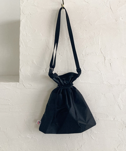 MELO（メロ）の「【MELO/メロ】drawstring バッグ（ショルダーバッグ・レディース・ホワイト/ブラック・FREE）」の2枚目の写真