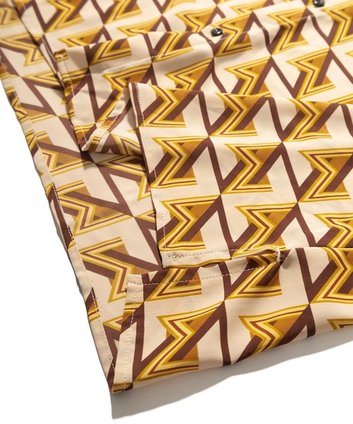 SlashDate（スラッシュデイト）の「レトロデザイン総柄プリントドレープシャツ/とろみシャツ/オーバーサイズシャツ/幾何学柄（シャツ/ブラウス・メンズ・ブラック/ベージュ/ブラウン・M/L）」の10枚目の写真