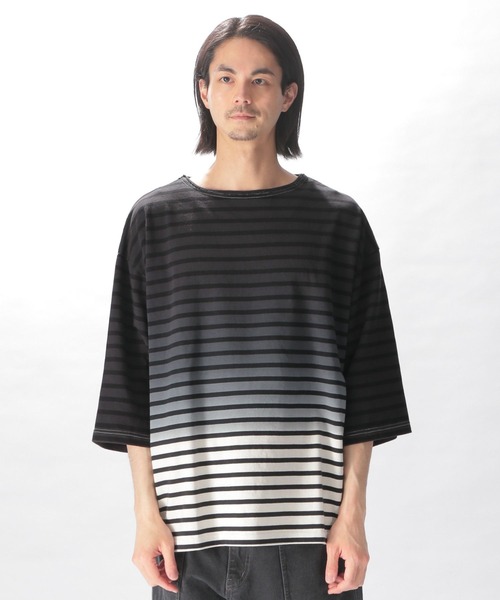 UNSTUDIED（アンスタディード）の「[UNSTUDIED]ネックボーダー段染めTシャツ（Tシャツ/カットソー・メンズ・カーキ/チャコール・MEDIUM/LARGE）」の4枚目の写真