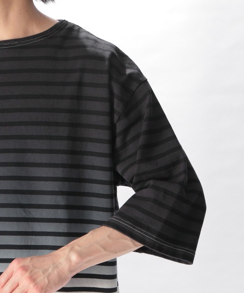 UNSTUDIED（アンスタディード）の「[UNSTUDIED]ネックボーダー段染めTシャツ（Tシャツ/カットソー・メンズ・カーキ/チャコール・MEDIUM/LARGE）」の13枚目の写真