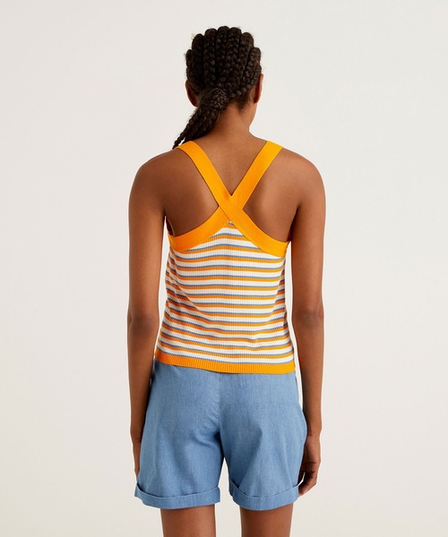 BENETTON (UNITED COLORS OF BENETTON)（ベネトンユナイテッドカラーズオブベネトン）の「バッククロスタンクトップ（タンクトップ・レディース・ホワイト×ブルー/ホワイト系その他/オレンジ・SMALL/MEDIUM/LARGE/X-SMALL）」の5枚目の写真