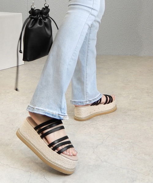 alala(アララ)の「厚底ヘキサラインサンダル ◇(サンダル・レディース・ブラック/クリア・S/M/L/LL)」の20枚目の写真