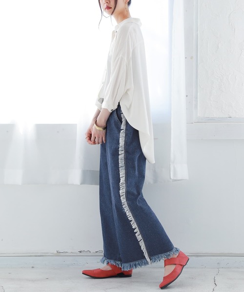 osharewalker（オシャレウォーカー）の「『フリンジデザインワイドデニム』（デニムパンツ・レディース・ブルー・1/2）」の8枚目の写真