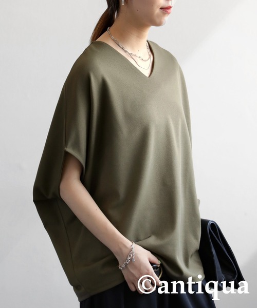 antiqua(アンティカ)の「変形ドルマントップス(Tシャツ/カットソー・レディース・ブラック/オフホワイト/ダークカーキ/パープル・FREE)」の1枚目の写真