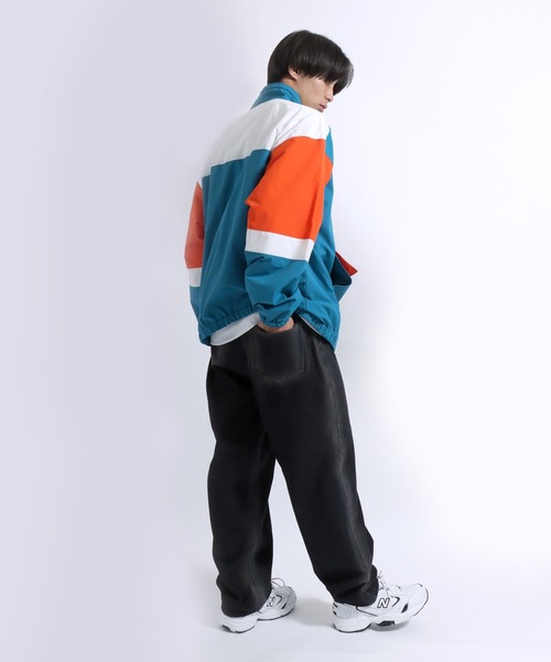 Salong hameu(サロン ハミュー)の「別注カラーあり ナイロンアノラックジャケット/ハーフジップ スタンドネック プルオーバー ユニセックス(ナイロンジャケット・メンズ・ブラック/ネイビー/ホワイト/ブラウン/パープル/エメラルド・M/L)」の9枚目の写真