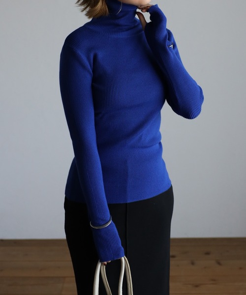 r.（アールドット）の「リブニット フィンガーホール タートル PO（ニット/セーター・レディース・ブラック/ピンク/オレンジ/ブルー/グリーン/モカ/キナリ/グレー/レッド・FREE）」の6枚目の写真