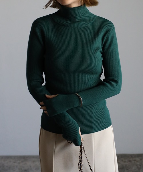 r.（アールドット）の「リブニット フィンガーホール タートル PO（ニット/セーター・レディース・ブラック/ピンク/オレンジ/ブルー/グリーン/モカ/キナリ/グレー/レッド・FREE）」の5枚目の写真