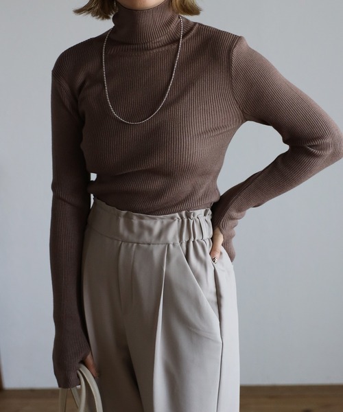 r.（アールドット）の「リブニット フィンガーホール タートル PO（ニット/セーター・レディース・ブラック/ピンク/オレンジ/ブルー/グリーン/モカ/キナリ/グレー/レッド・FREE）」の4枚目の写真