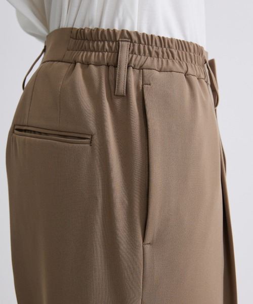 UNITED TOKYO(ユナイテッドトウキョウ)の「【ZOZOTOWN限定商品】NEWサイドゴムワイドイージースラックス|ウエストサイドゴム/イージーケア(スラックス・メンズ・ブラック/ネイビー/グリーン/グレイッシュベージュ/チャコールグレー/ダークブラウン/ダークグレー/ブラック系その他/ライトベージュ/ライトグレー・1/2/3)」の14枚目の写真