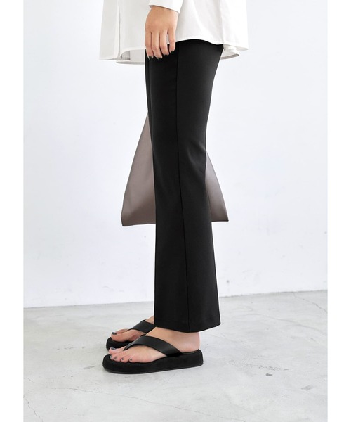 STYLE DELI（スタイルデリ）の「【Made in JAPAN】ストレッチセミフレアパンツ（その他パンツ・レディース・ブラック/キャメル・SMALL/MEDIUM）」の3枚目の写真