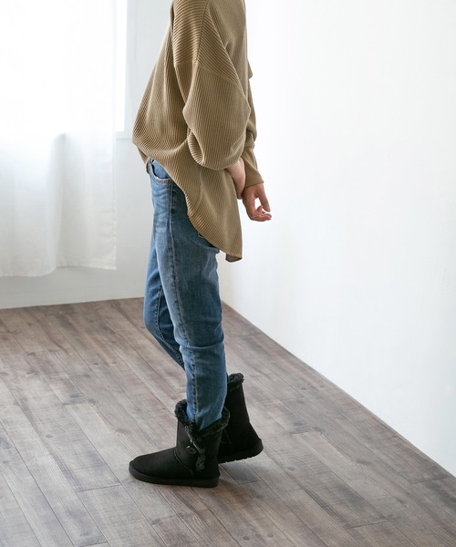 mooimooi（モーイモーイ）の「防寒 撥水 ベイリーボタンムートン（ブーツ・レディース・チャコールグレー/ブラック/キャメル・LL/3L/4L/M/L/S）」の8枚目の写真