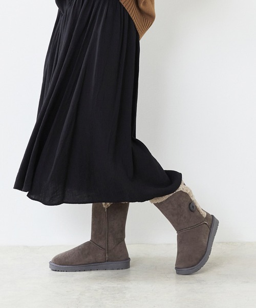 mooimooi（モーイモーイ）の「防寒 撥水 ベイリーボタンムートン（ブーツ・レディース・チャコールグレー/ブラック/キャメル・LL/3L/4L/M/L/S）」の15枚目の写真