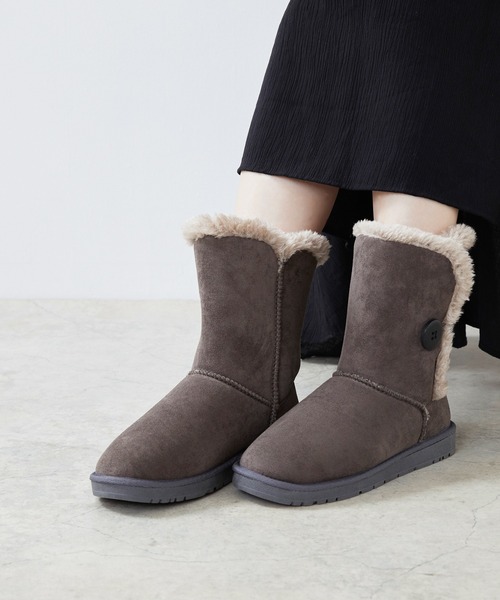 mooimooi（モーイモーイ）の「防寒 撥水 ベイリーボタンムートン（ブーツ・レディース・チャコールグレー/ブラック/キャメル・LL/3L/4L/M/L/S）」の16枚目の写真