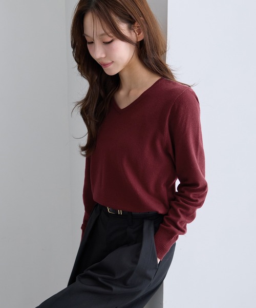 CHAN ME(チャンミ)の「カシミヤタッチVネックニット(ニット/セーター・レディース・ベージュ/チャコール/コーラル/レッド/ブラック/アイボリー/ブルー/グリーン/ホワイト×ブラック/オレンジ/グレー/ホワイト/ラベンダー/ホワイト系その他・MEDIUM/LARGE/X-LARGE)」の12枚目の写真