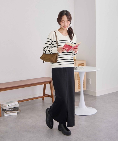CHAN ME(チャンミ)の「カシミヤタッチVネックニット(ニット/セーター・レディース・ベージュ/チャコール/コーラル/レッド/ブラック/アイボリー/ブルー/グリーン/ホワイト×ブラック/オレンジ/グレー/ホワイト/ラベンダー/ホワイト系その他・MEDIUM/LARGE/X-LARGE)」の15枚目の写真