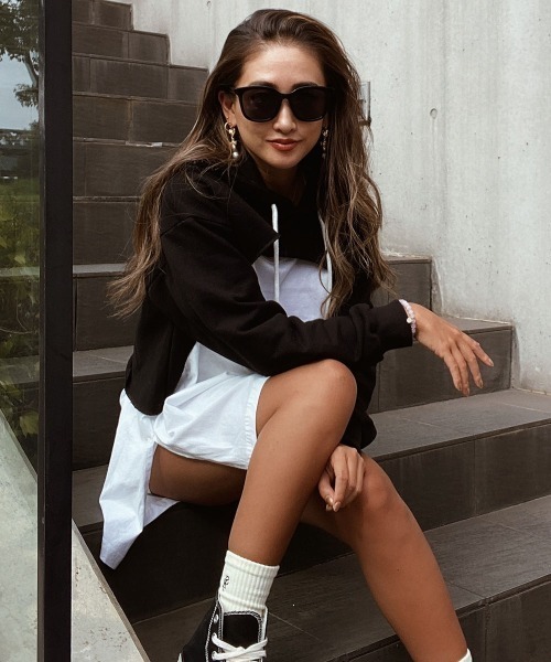 esutoreja（エストレジャ）の「レイヤリングフーディ（Tシャツ/カットソー・レディース・ブラック/ホワイト・FREE）」の2枚目の写真