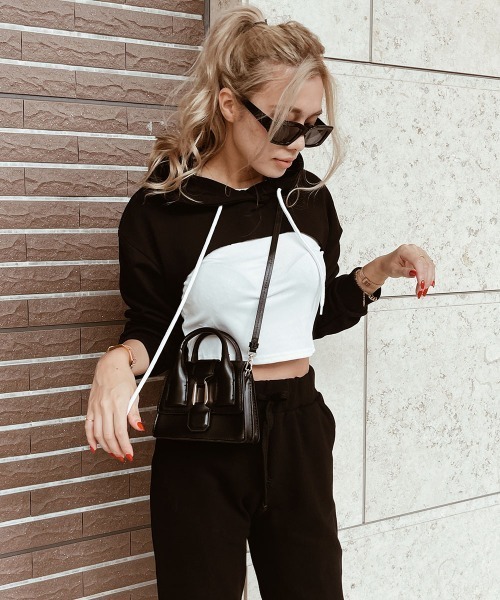 esutoreja（エストレジャ）の「レイヤリングフーディ（Tシャツ/カットソー・レディース・ブラック/ホワイト・FREE）」の3枚目の写真