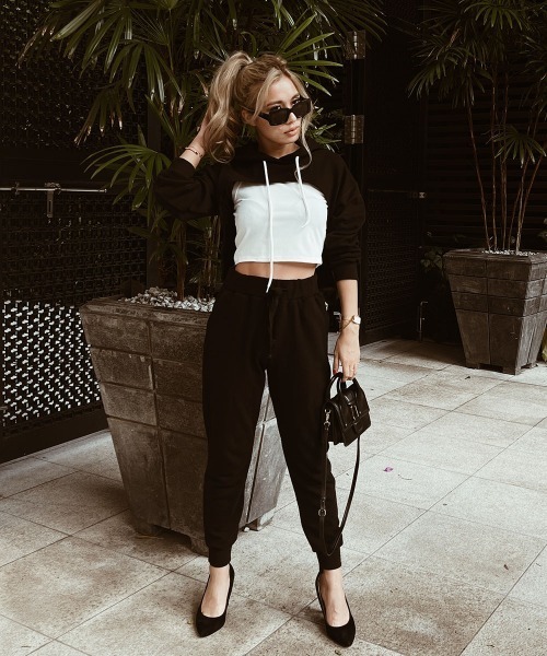 esutoreja（エストレジャ）の「レイヤリングフーディ（Tシャツ/カットソー・レディース・ブラック/ホワイト・FREE）」の13枚目の写真