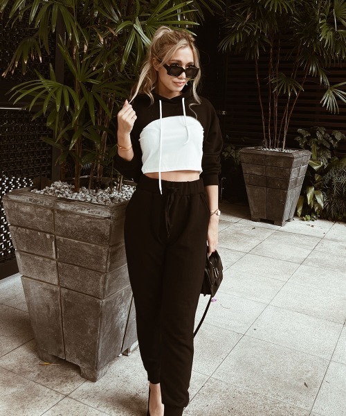 esutoreja（エストレジャ）の「レイヤリングフーディ（Tシャツ/カットソー・レディース・ブラック/ホワイト・FREE）」の11枚目の写真