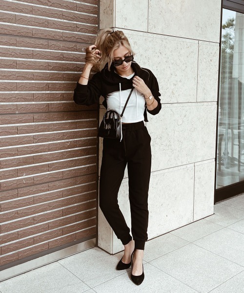 esutoreja（エストレジャ）の「レイヤリングフーディ（Tシャツ/カットソー・レディース・ブラック/ホワイト・FREE）」の8枚目の写真